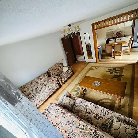 カントリーハウス Lukare 1 ノヴィ・パザル