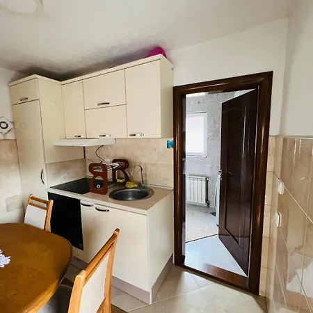 Lukare 1 カントリーハウス ノヴィ・パザル